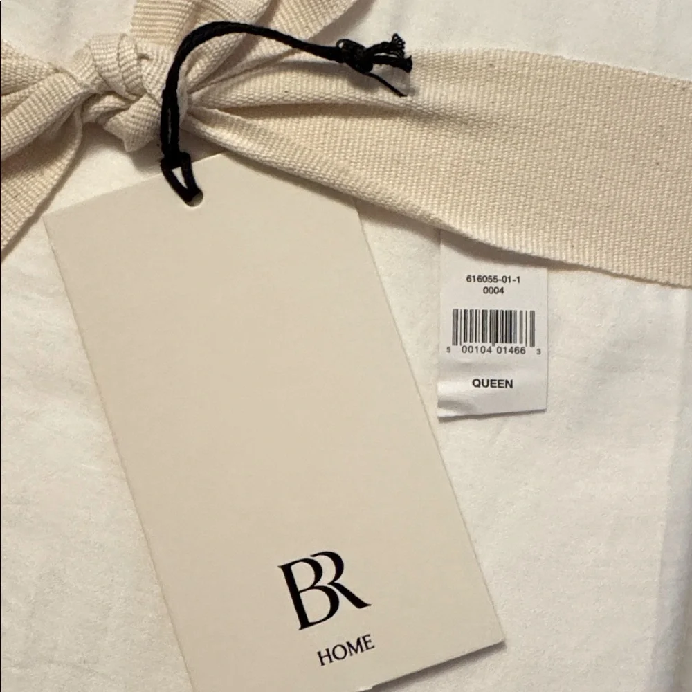 Banana Republic Washed Cotton Sateen Duvet Cover size queen in white
